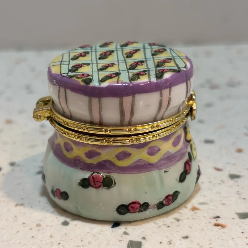 Decorative Porcelain Trinket Jewelry Ring Box with Floral‎ Design
